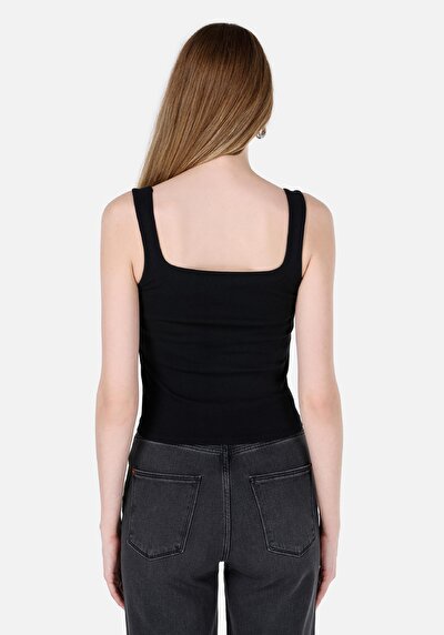 صورة من أسود للنساء رياضي