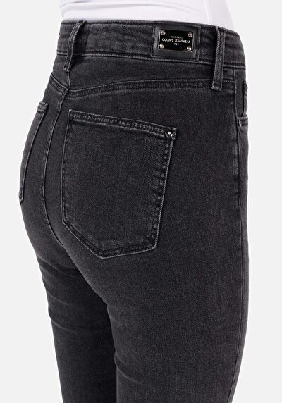 اعرض التفاصيل لـ ضيق فيت جينز نيلي غامق نسائي