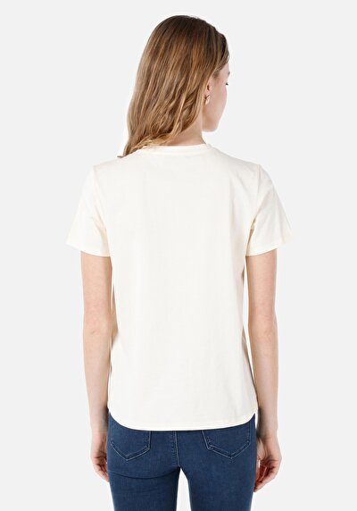 صورة من رقبة مستديرة مطبوعة نسائية بيج كم قصير تي شيرت