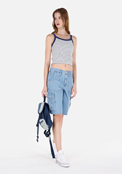 صورة من كارجو فيت خصر عالي نسائي نيلي جان شورت