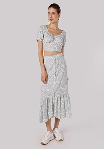 صورة من نحيف قصة على شكل V رقبة أزهار نسائي أخضر كم قصير قميص