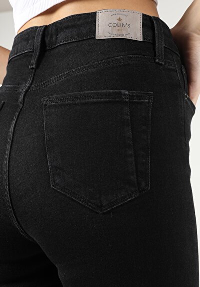 اعرض التفاصيل لـ أسود للنساء بناطيل