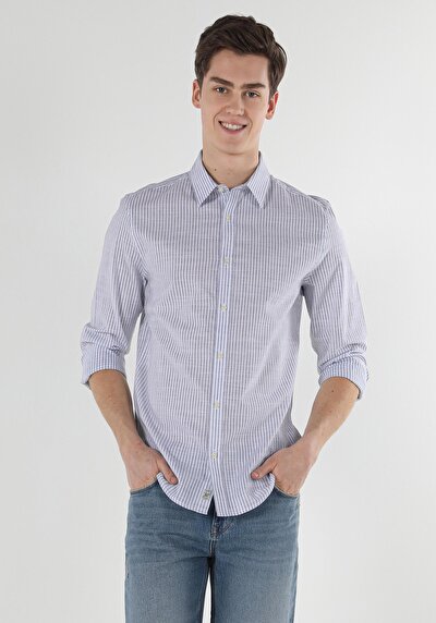 صورة من أزرق للرجال قميص  كم طويل