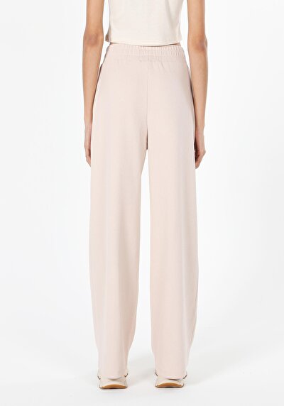 صورة من بيج للنساء بنطال رياضي