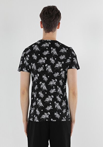 صورة من أسود للرجال تي شيرت بأكمام قصيرة