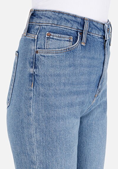 اعرض التفاصيل لـ عادي   الخصر بوت كت نسائي جينز أخضر