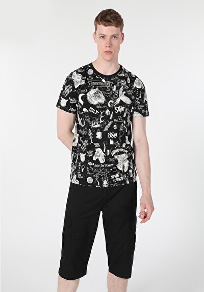 صورة من أسود للرجال تي شيرت بأكمام قصيرة