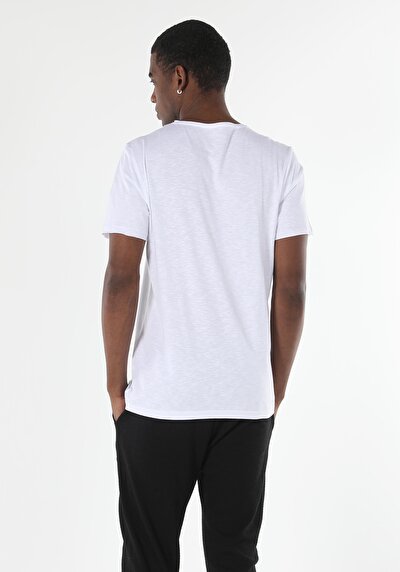 صورة من أبيض للرجال تي شيرت بأكمام قصيرة