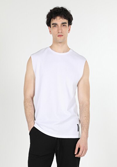 صورة من أبيض للرجال رياضي