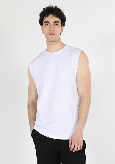 صورة من أبيض للرجال رياضي