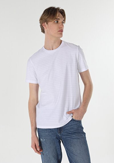 اعرض التفاصيل لـ أبيض للرجال تي شيرت بأكمام قصيرة