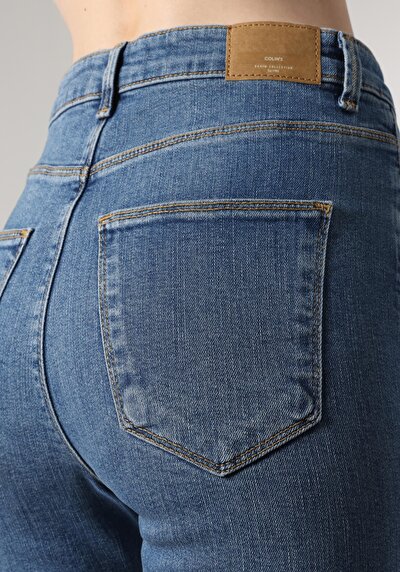 اعرض التفاصيل لـ أزرق للنساء بناطيل