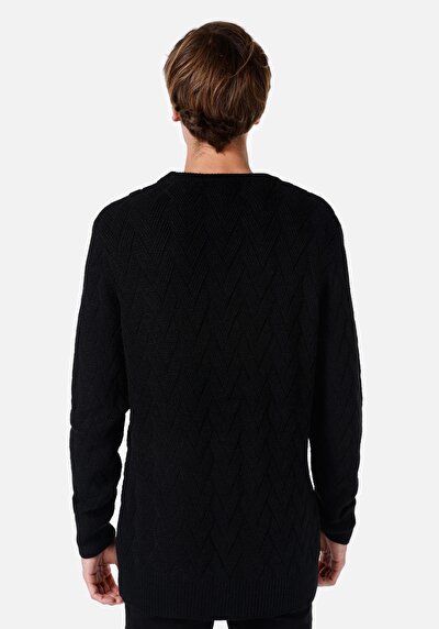 صورة من رقبة مستديرة جاكار كنزة رجالية سوداء