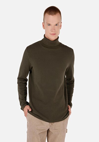 صورة من  عادي رقبة السلحفاة جاكار رجالي كنزة خضراء