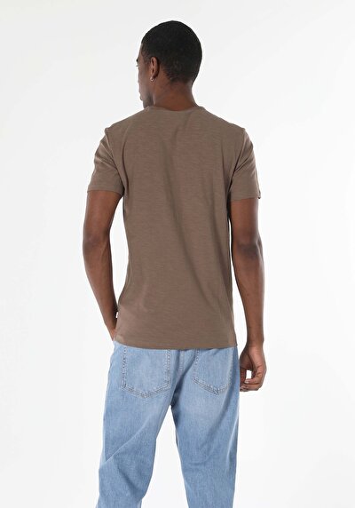 اعرض التفاصيل لـ بني للرجال تي شيرت بأكمام قصيرة