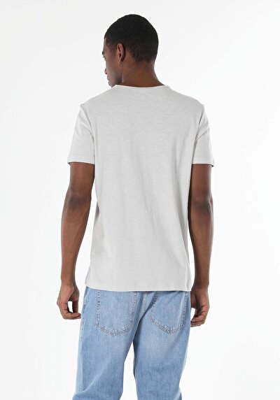 اعرض التفاصيل لـ أبيض للرجال تي شيرت بأكمام قصيرة