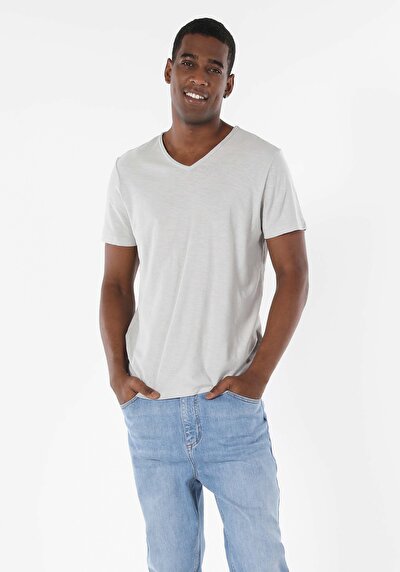 اعرض التفاصيل لـ أبيض للرجال تي شيرت بأكمام قصيرة