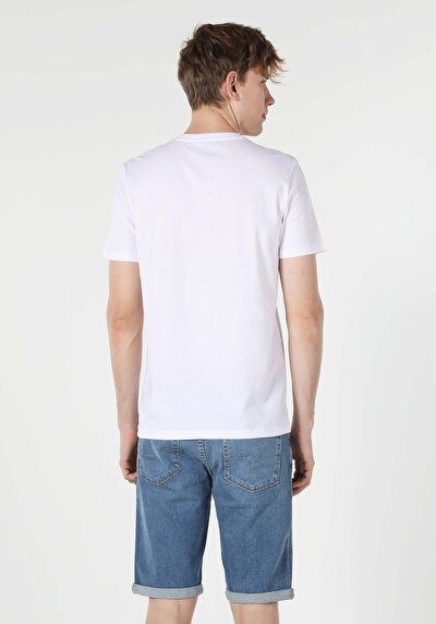 صورة من أبيض للرجال تي شيرت بأكمام قصيرة