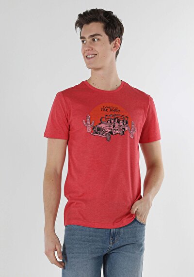 صورة من أحمر للرجال تي شيرت بأكمام قصيرة