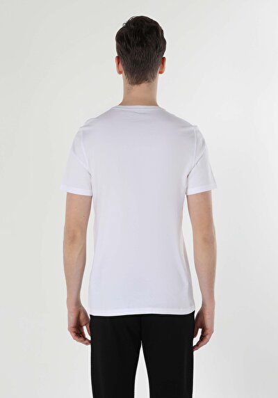 صورة من أبيض للرجال تي شيرت بأكمام قصيرة