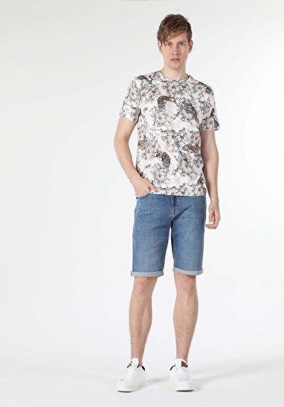 صورة من أبيض للرجال تي شيرت بأكمام قصيرة