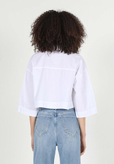 صورة من أبيض للنساء قميص كم طويل