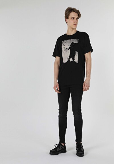 اعرض التفاصيل لـ أسود للرجال تي شيرت بأكمام قصيرة