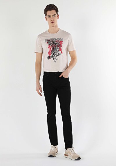 صورة من أسود للرجال بناطيل