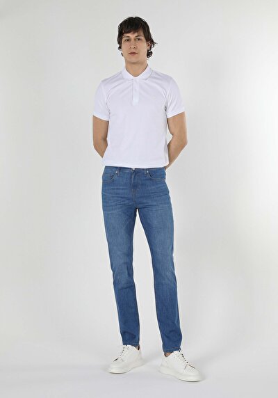 صورة من أزرق للرجال بناطيل