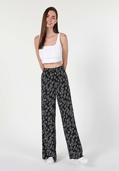 صورة من أسود للنساء بناطيل