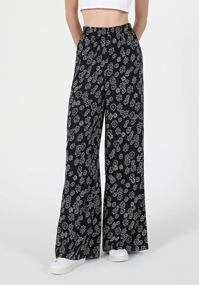 اعرض التفاصيل لـ أسود للنساء بناطيل