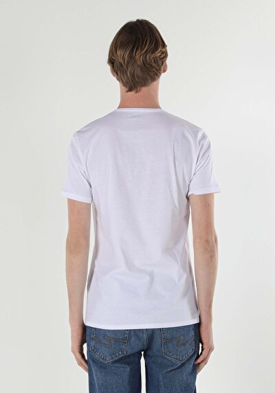 صورة من أبيض للرجال تي شيرت بأكمام قصيرة