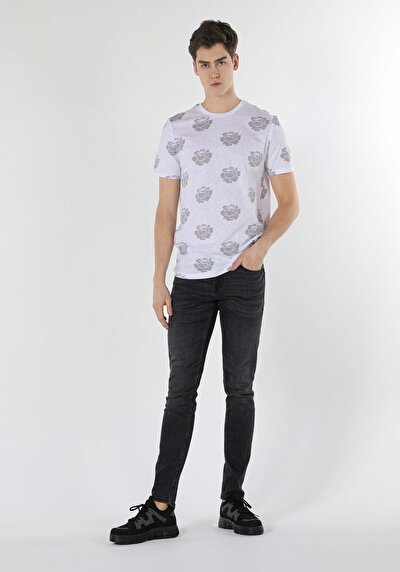 صورة من   رقبة مستديرة مطبوعة للرجال أبيض بأكمام قصيرة تي شيرت