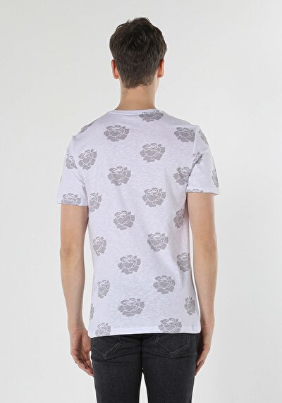 صورة من رقبة مستديرة مطبوعة للرجال أبيض بأكمام قصيرة تي شيرت