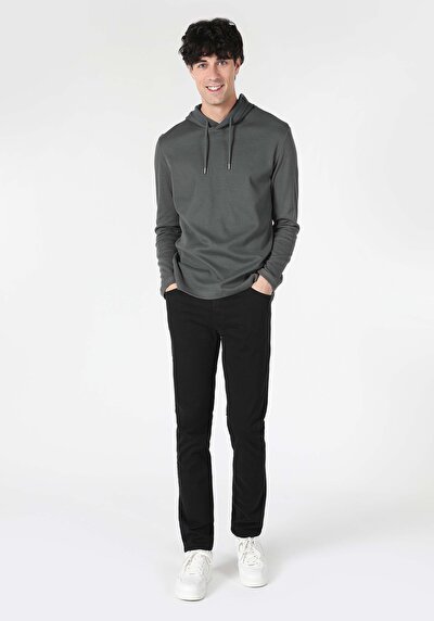 اعرض التفاصيل لـ تي شيرت رجالي أخضر بأكمام طويلة مقنع عادي