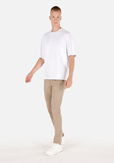 صورة من بيج للرجال بناطيل