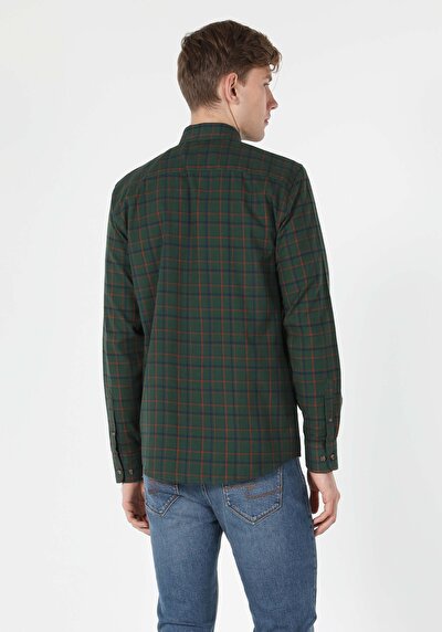 صورة من أخضر للرجال قميص كم طويل