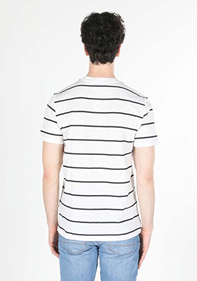 صورة من أبيض للرجال تي شيرت بأكمام قصيرة