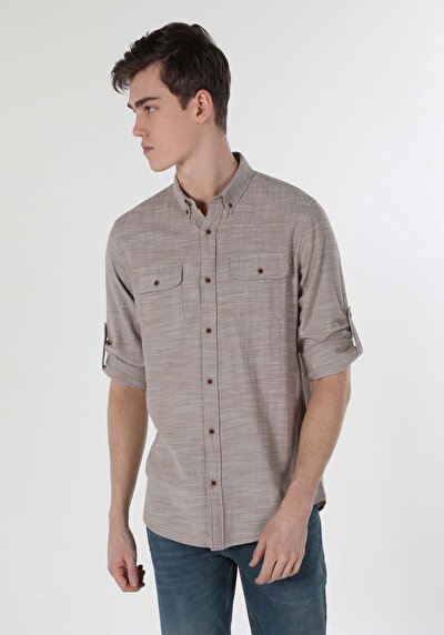 صورة من بيج للرجال قميص كم طويل