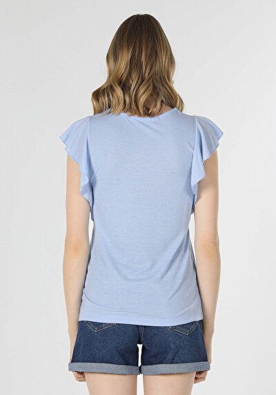 صورة من أزرق للنساء تي شيرت بأكمام قصيرة