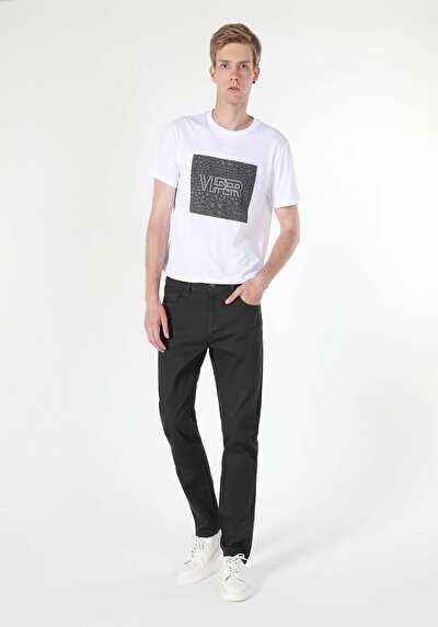 صورة من كاكي للرجال بناطيل