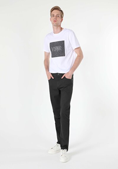 صورة من كاكي للرجال بناطيل