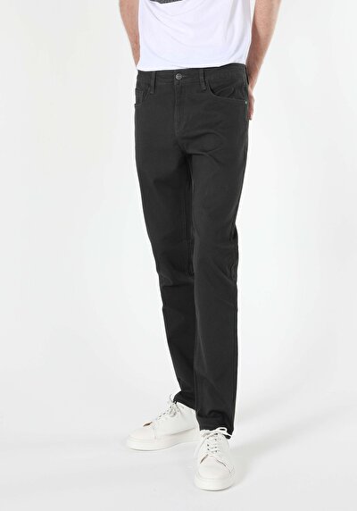 اعرض التفاصيل لـ كاكي للرجال بناطيل