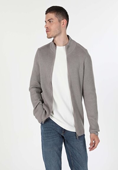 صورة من كارديجان رجالي باللون الرمادي سليم