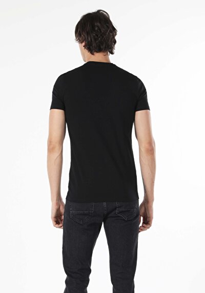 صورة من أسود للرجال تي شيرت بأكمام قصيرة