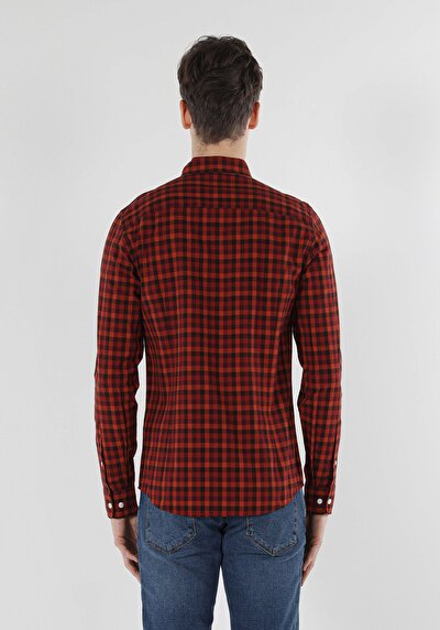 صورة من بني للرجال قميص كم طويل