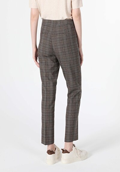 صورة من بني للنساء بناطيل