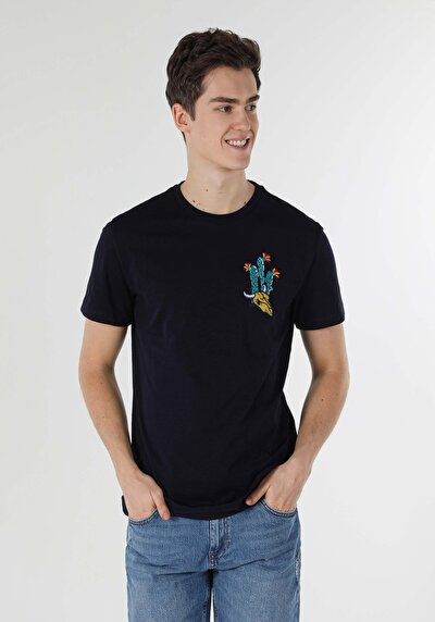 صورة من أزرق بحري للرجال تي شيرت بأكمام قصيرة