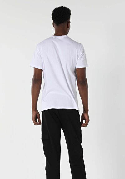 صورة من أبيض للرجال تي شيرت بأكمام قصيرة