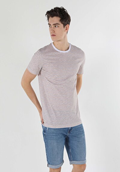 صورة من بيج للرجال تي شيرت بأكمام قصيرة